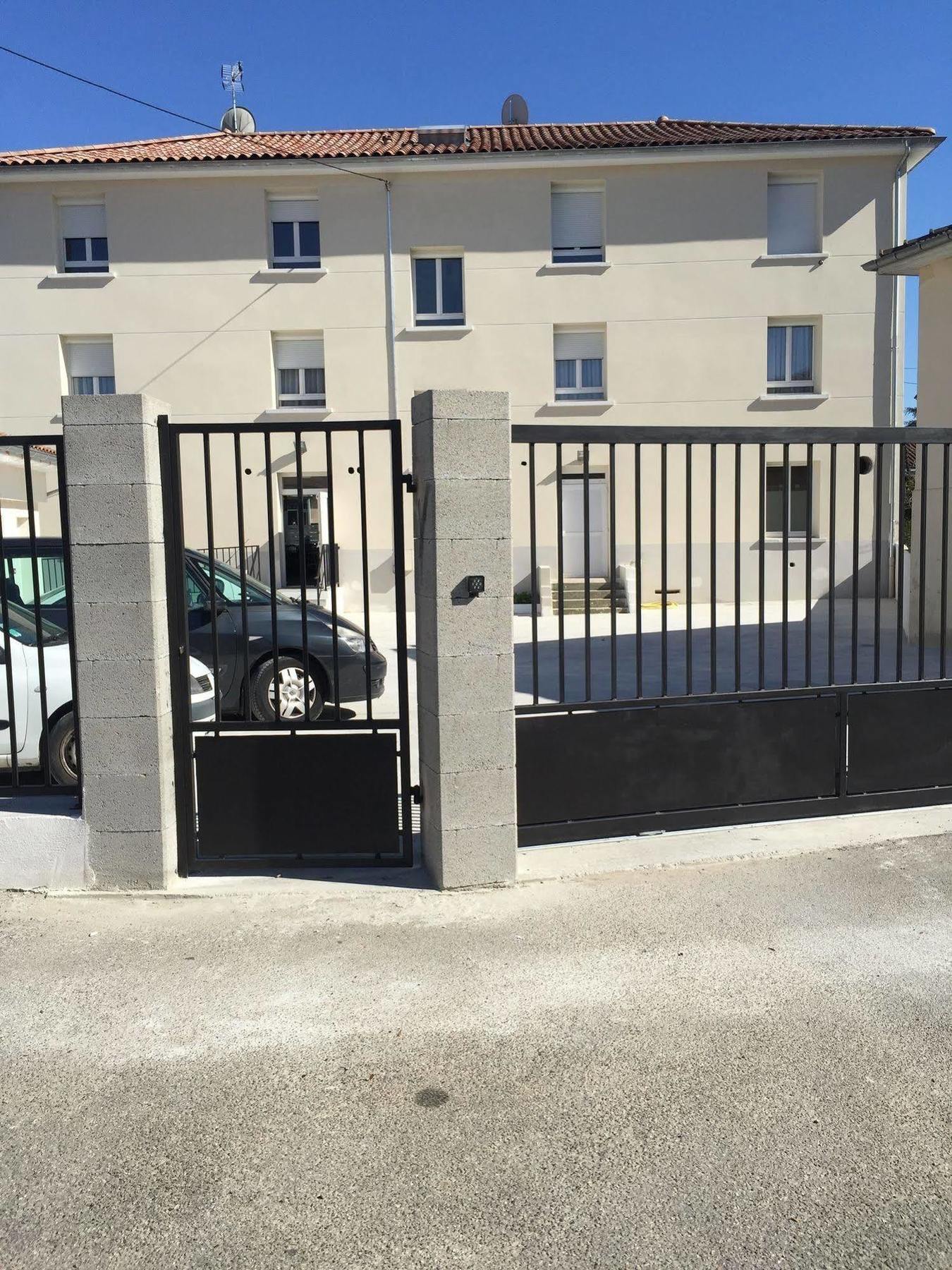 Le Logis Dauphinois Hotel Roussillon  Exterior foto